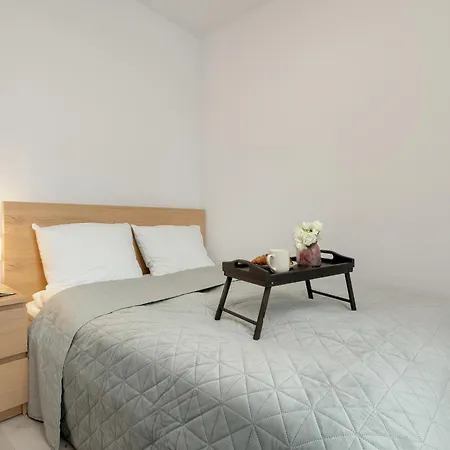 Nowoczesny Apartament Smart Tv & Wifi By Renters 아파트 *